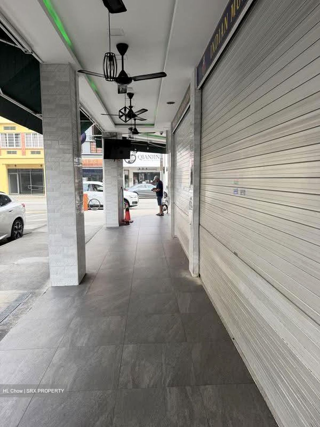 Sims Avenue (D14), Retail #632857071